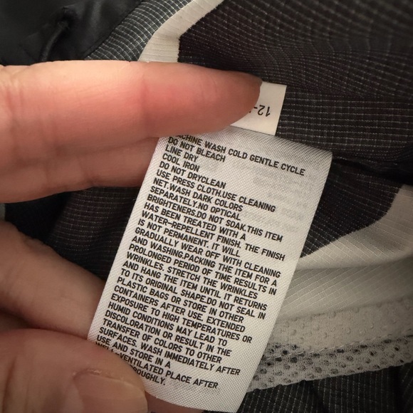 MARIMEKKO x UNIQLO Black White Packable Hoodie Rain Jacket Polka Dot Sz S - Picture 5 of 7